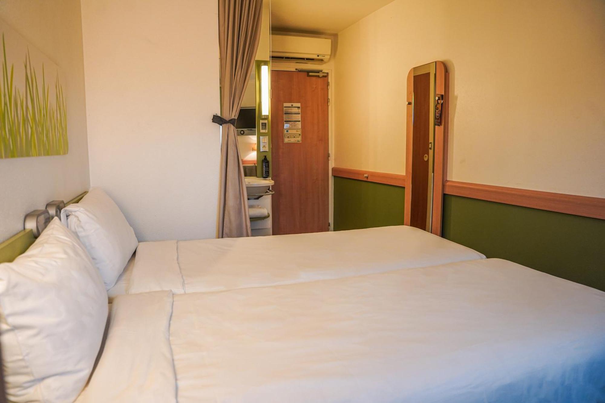 Ibis Budget Bayeux Nonant Exterior foto